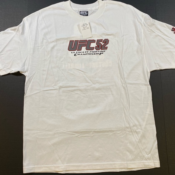 UFC 52 - XL T-shirt & Trilogy DVD - Chuck Liddell v. Randy Couture 2 - 2005 - Picture 2 of 13